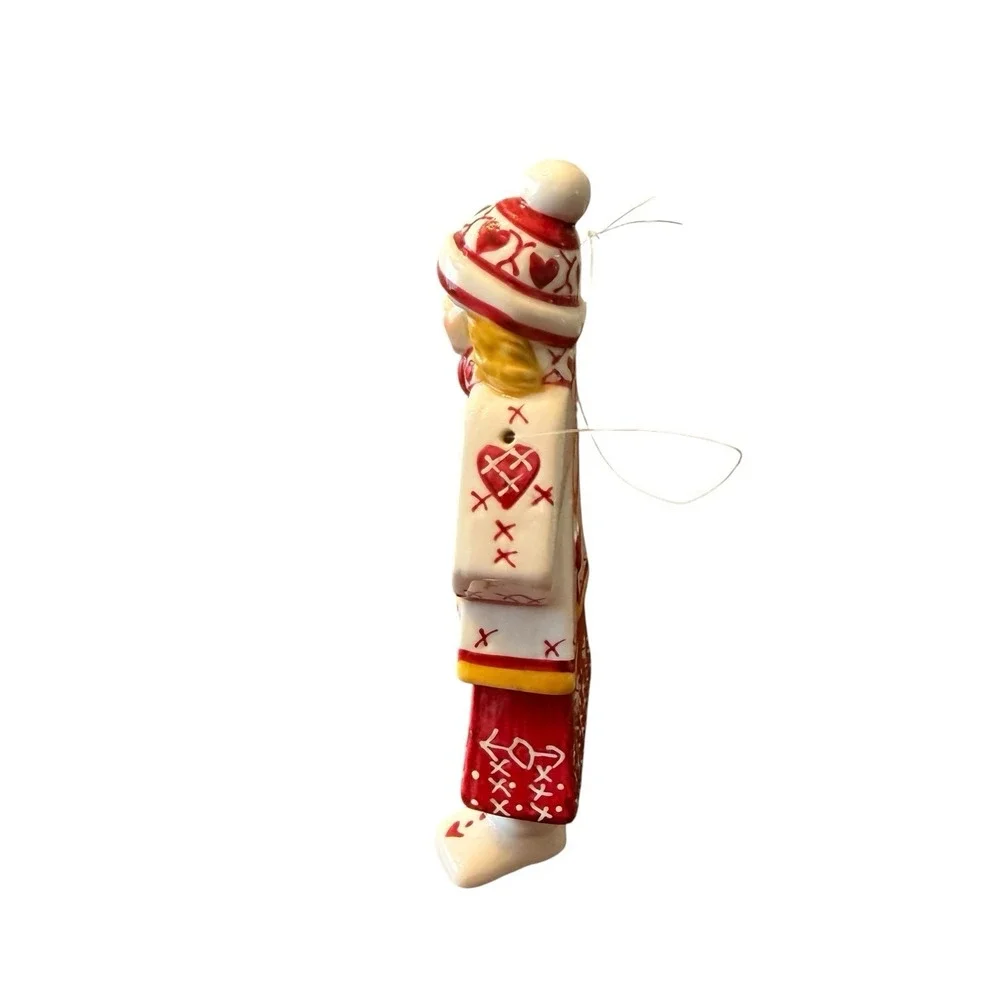 Villeroy Boch Scandinavian Ceramic Girl w/Heart Ornament No Box Red White EUC‎